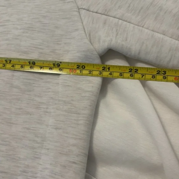 Varley Light Gray Anset wrap jacket SZ XL button closure super soft athleisure - Picture 10 of 16